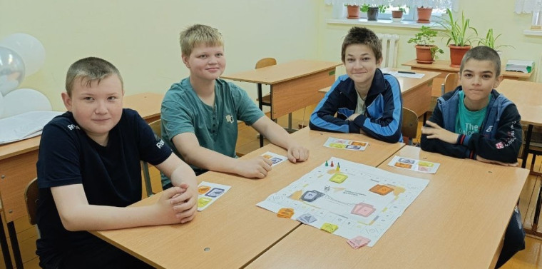 Настольная игра «Защитники детства».